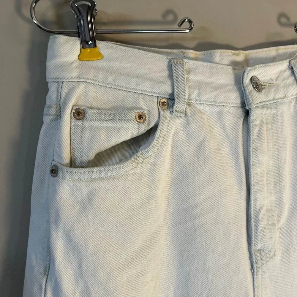 Pull & Bear White Distressed High Waist Boyfriend Jeans Size 27